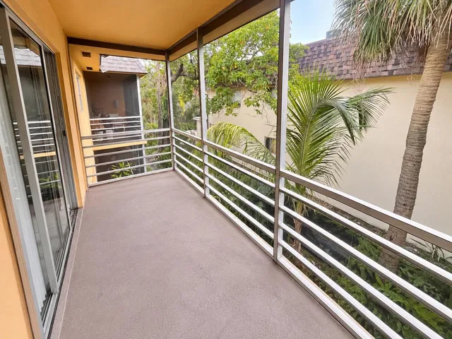  Unit Unit 206 photo 9