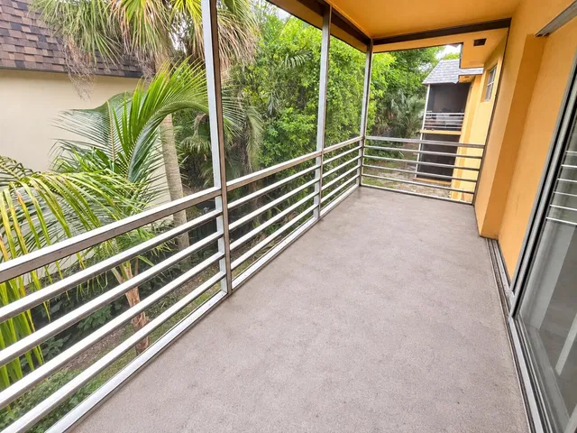  Unit Unit 206 photo 17