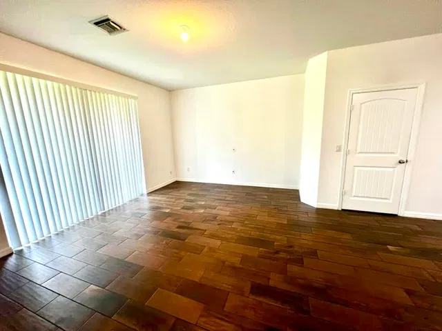  Residence photo 5