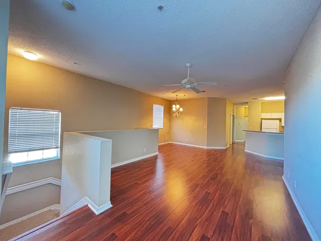 Unit H photo 6