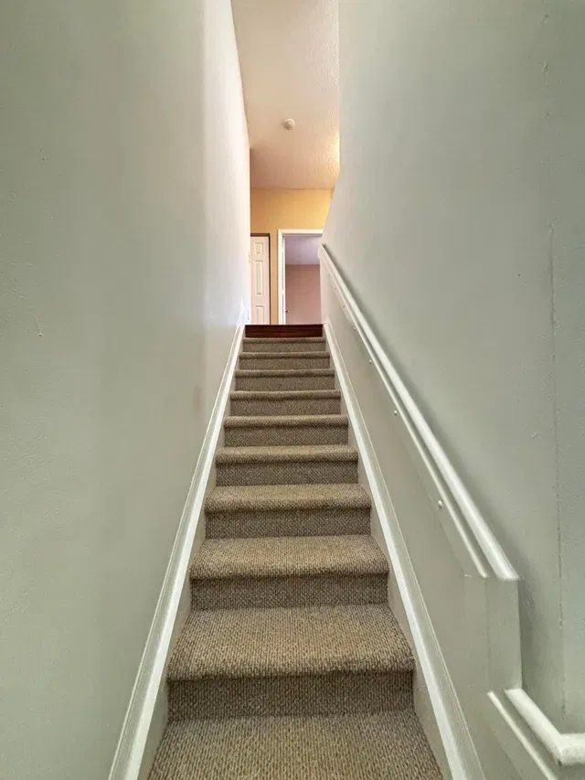 Unit H photo 14