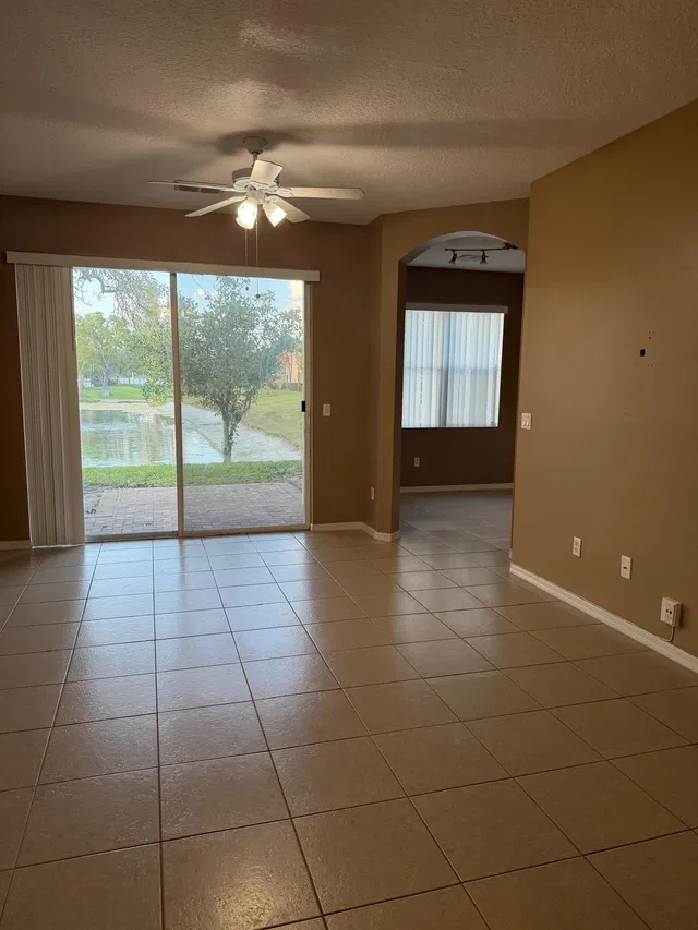 Residence photo 2