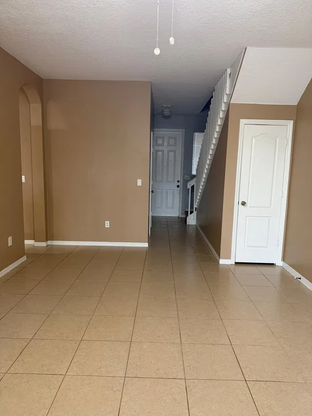 Residence photo 3