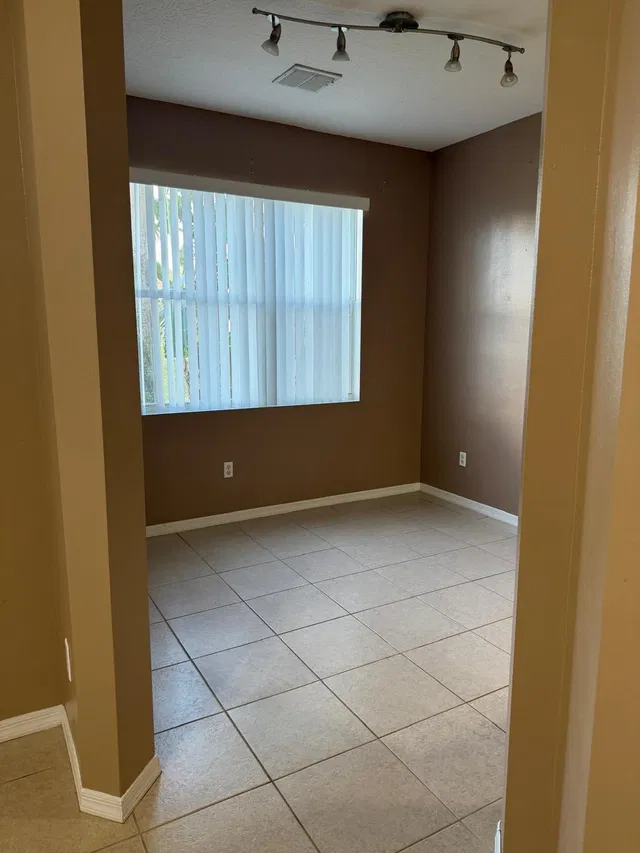 Residence photo 6
