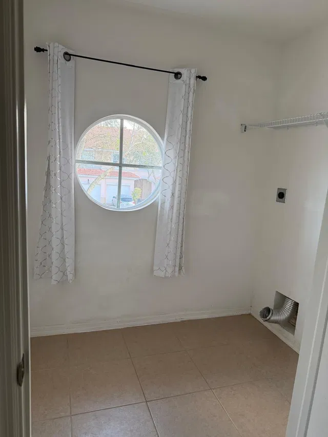 Residence photo 18
