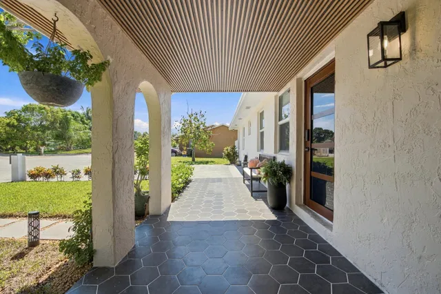  Residence photo 6