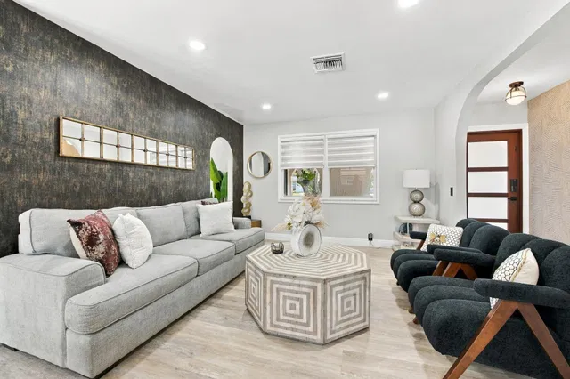  Residence photo 9