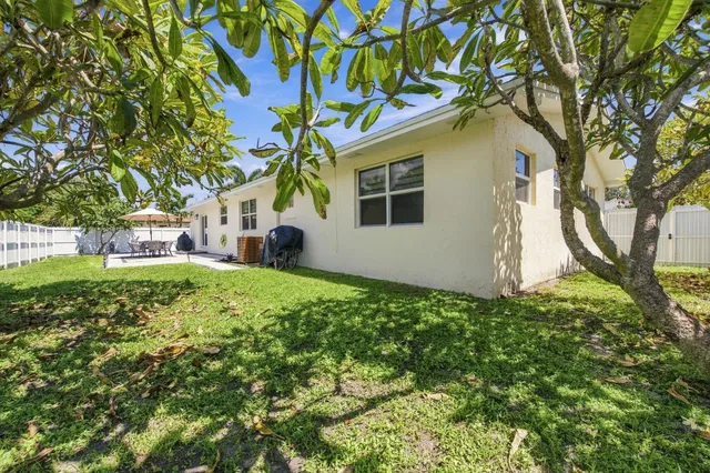  Residence photo 35