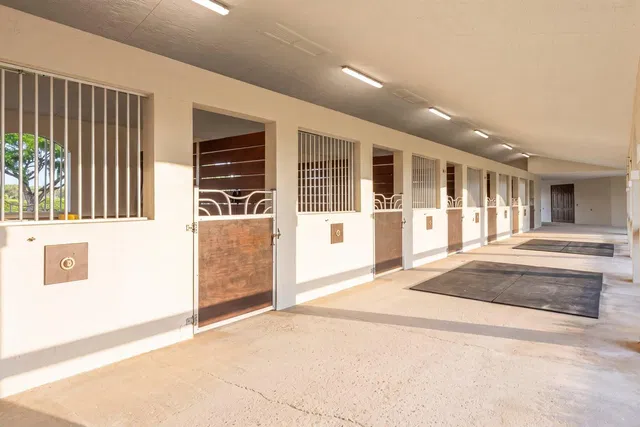 Residence photo 12