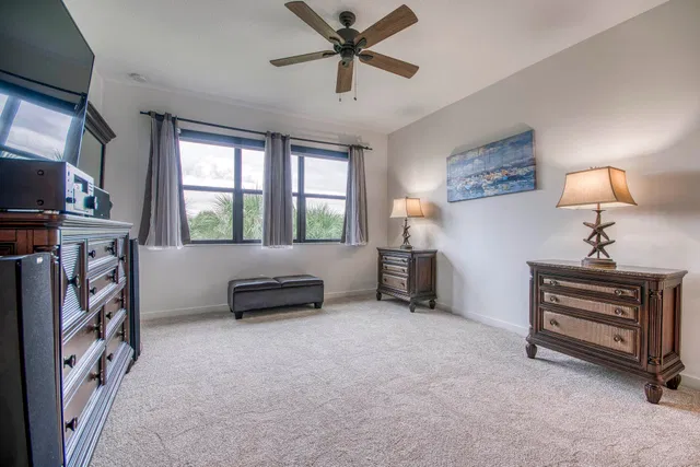 Residence photo 18