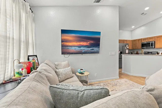 Residence photo 5