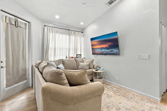 Residence photo 6