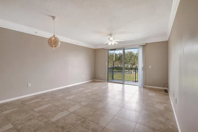 Unit 1508 photo 2
