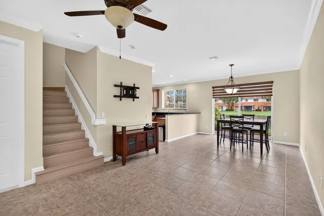 Residence photo 2