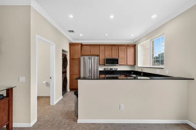 Residence photo 3