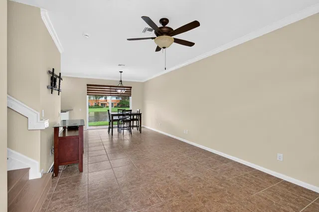 Residence photo 12