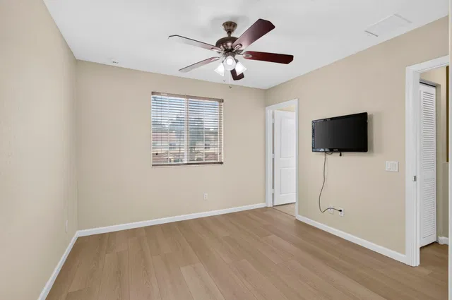 Residence photo 32