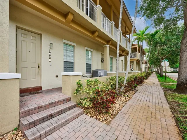 Residence photo 3