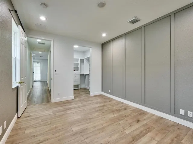 Residence photo 12