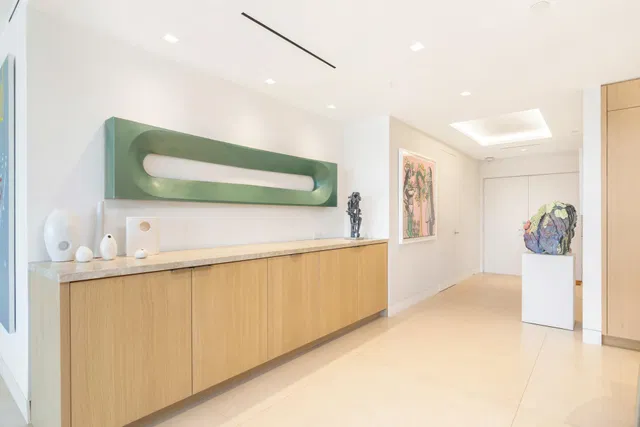 Sloan's Curve Palm Beach Unit 507s photo 3