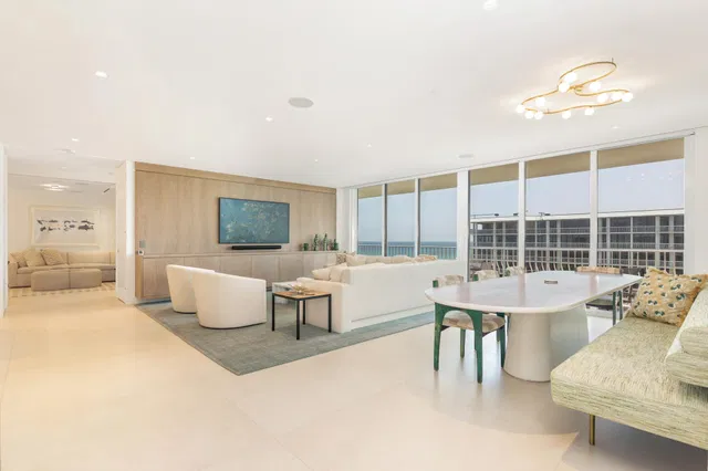 Sloan's Curve Palm Beach Unit 507s photo 5