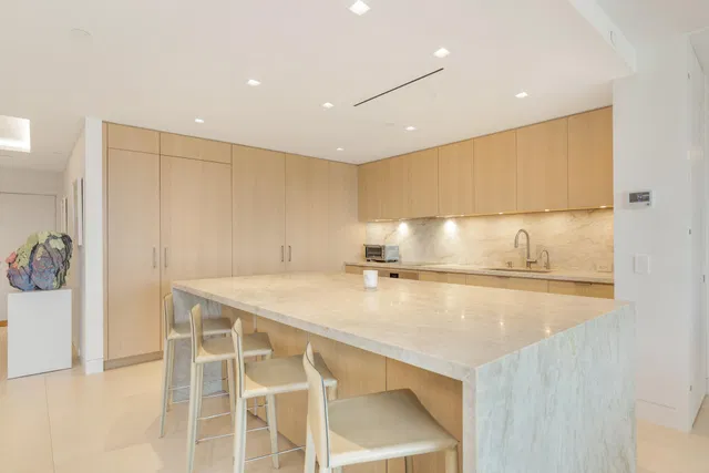 Sloan's Curve Palm Beach Unit 507s photo 14