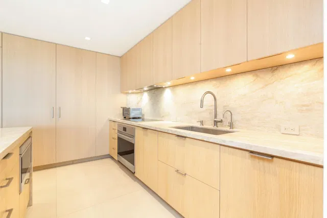 Sloan's Curve Palm Beach Unit 507s photo 17