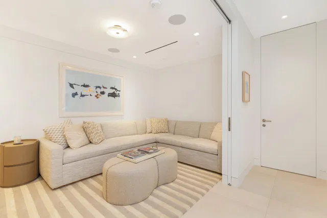 Sloan's Curve Palm Beach Unit 507s photo 23