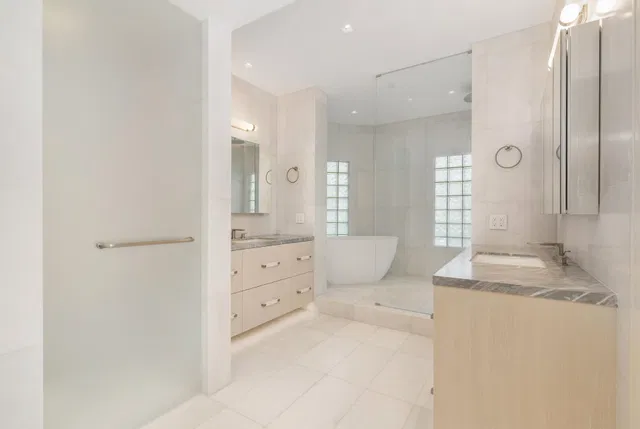 Sloan's Curve Palm Beach Unit 507s photo 24