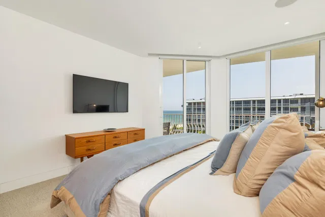 Sloan's Curve Palm Beach Unit 507s photo 29