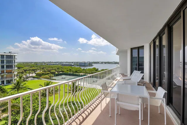 Sloan's Curve Palm Beach Unit 507s photo 41