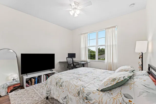 Residence photo 24