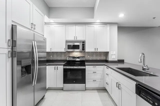 One City Plaza Unit Unit 820 photo 4