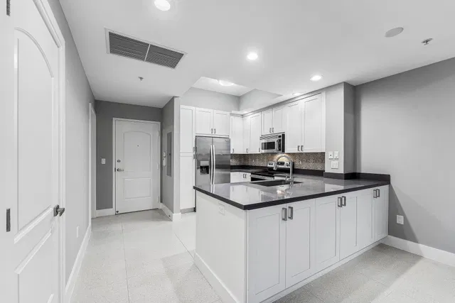 One City Plaza Unit Unit 820 photo 7