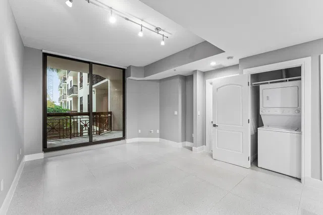 One City Plaza Unit Unit 820 photo 8