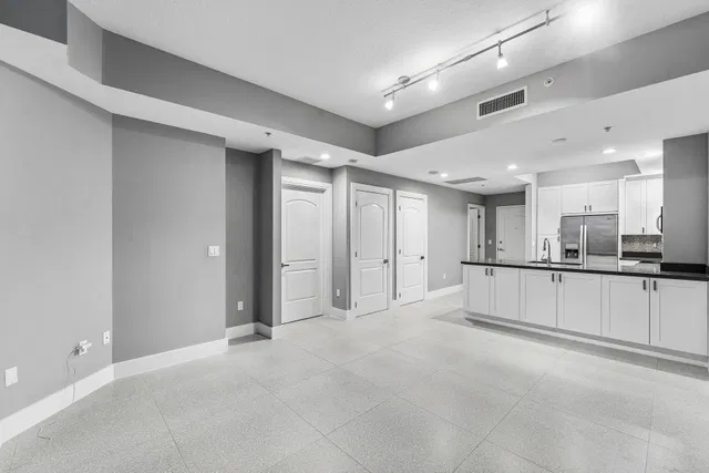 One City Plaza Unit Unit 820 photo 10