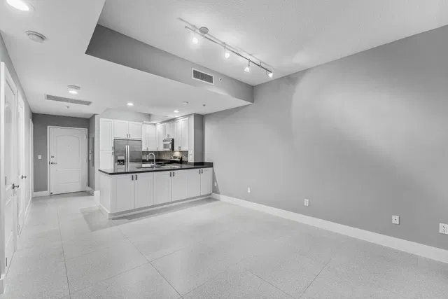 One City Plaza Unit Unit 820 photo 11