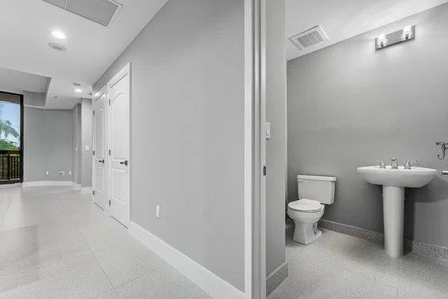 One City Plaza Unit Unit 820 photo 12