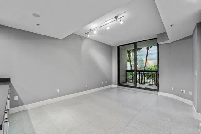 One City Plaza Unit Unit 820 photo 13