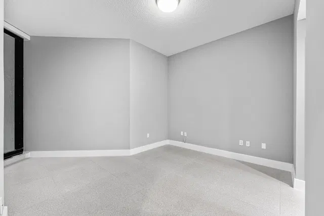 One City Plaza Unit Unit 820 photo 16