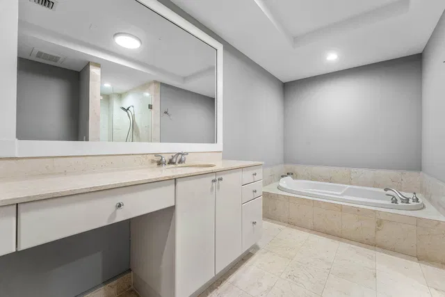 One City Plaza Unit Unit 820 photo 18