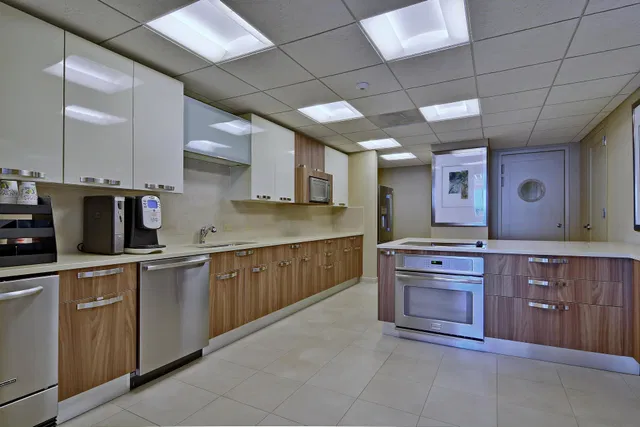 550 S Ocean Boca Unit 1202 photo 33