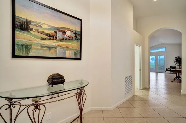  Residence photo 4