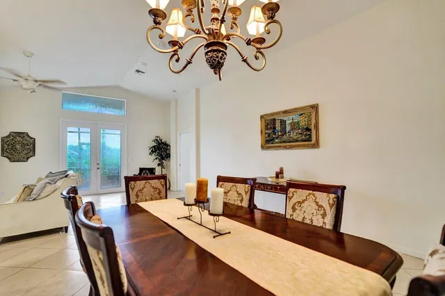  Residence photo 6