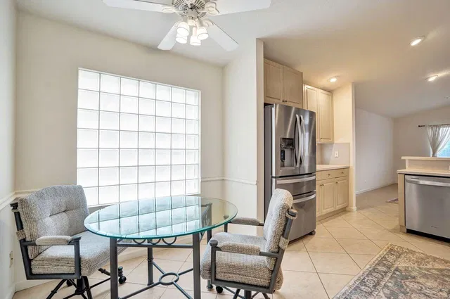  Residence photo 17