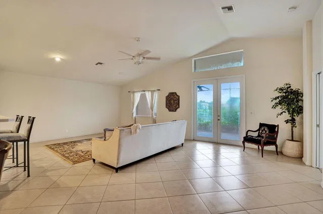  Residence photo 29