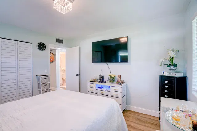 Unit 203 photo 19