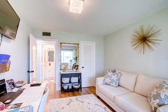Unit 203 photo 28