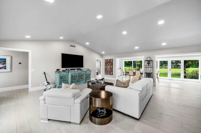 Residence photo 4