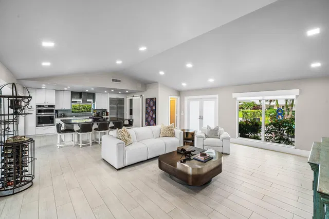 Residence photo 5